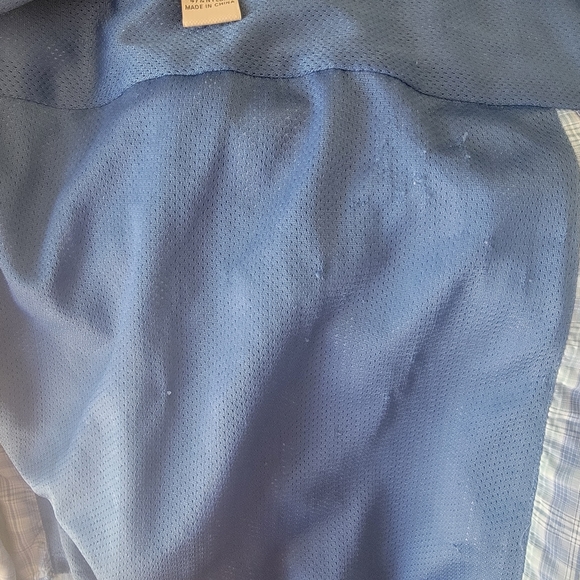 Duluth Trading Co Men's Button-down Shirt - Picture 4 of 4